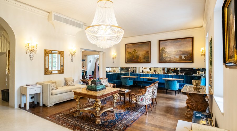 Hotel hall