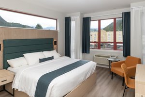 Room & Suite