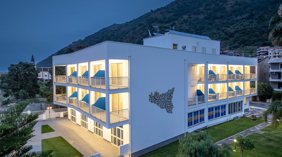 Facciata esterna Hotel completamente rinnovata nel 2024