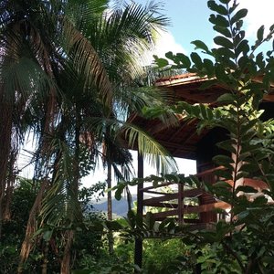 Nossa pousada está localizada a 1km do parque PETAR e 200 metros de restaurantes e  mercado