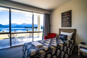 Room & Suite
