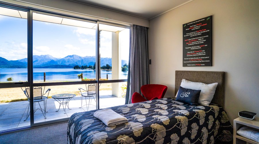 Lake and mountain views from Marakura Deluxe Motels