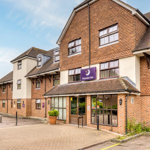 London Gatwick Airport South (London Road) hotel exterior