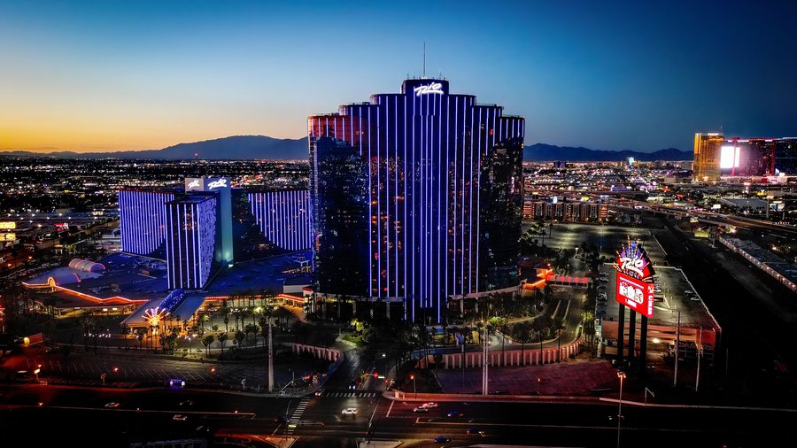 An icon reborn! The Rio Hotel & Casino is a vibrant oasis just one block off the famed Las Vegas Strip on Flamingo Road. Boasting newly renovated 580 square-foot guest rooms, a new 3-acre pool paradise, an energetic 150,000 square-foot casino, and a massive convention and meeting complex, Rio delivers the complete Las Vegas experience to its guests.