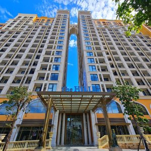 Căn hộ có tầm nhìn pháo hoa và cầu hôn. Có thể xem pháo hoa từ căn hộ. Căn hộ có đầy đủ đồ bếp, tủ lạnh, lò vi sóng để có thể lưu trú dài hạn.