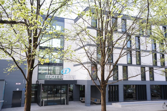 Motel One Munchen-Deutsches Museum Parking: Pictures & Reviews ...