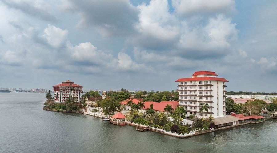 Taj Malabar Resort & Spa