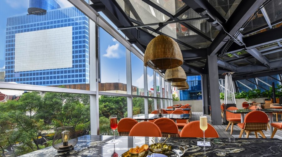 Hyatt Regency Mexico city Skybar overlooks the WTC and Insurgentes Sur Avenue.