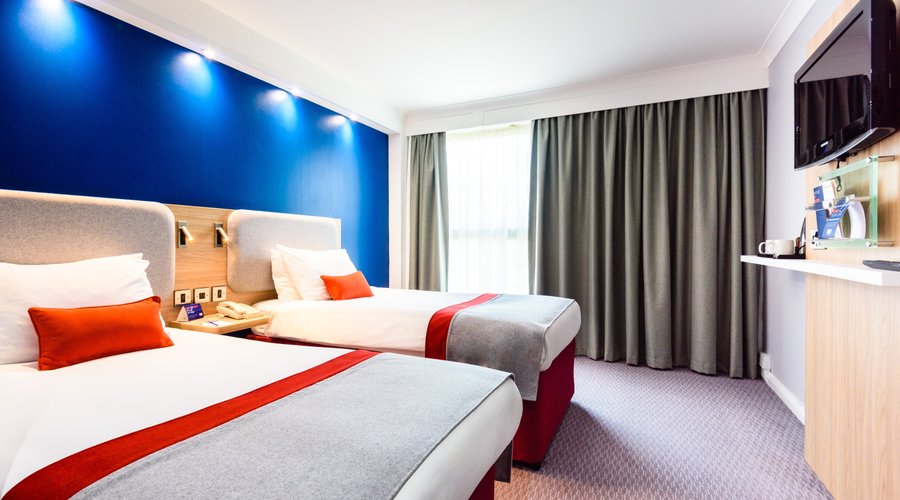 Enjoy your stay in our relaxing Twin Bed Guest Room.