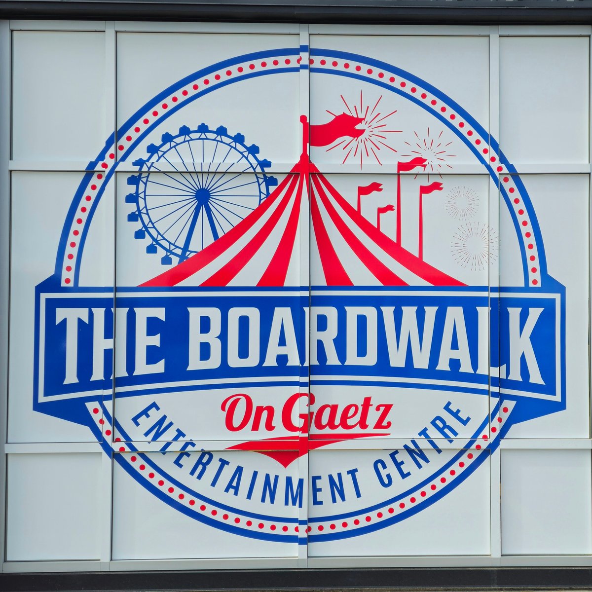 BOARDWALK ENTERTAINMENT CENTER (Red Deer) - Qué SABER antes de ir