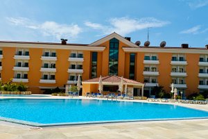 Piscina y playa