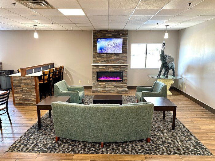 AMERICINN & SUITES BY WYNDHAM BARABOO EVENT CENTER - Hotel Reviews ...