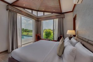 Room & Suite
