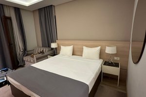 Room & Suite