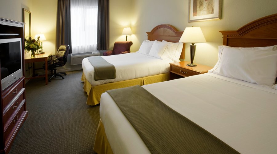 Comfortable Fresh Queen Bed Rooms