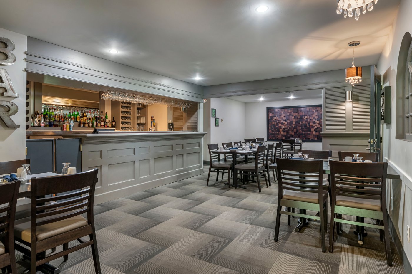 데니스 인 & 컨퍼런스 센터 (Dannys Suites, SureStay Collection By Best Western, 배서스트) - 호텔 리뷰 & 가격 비교