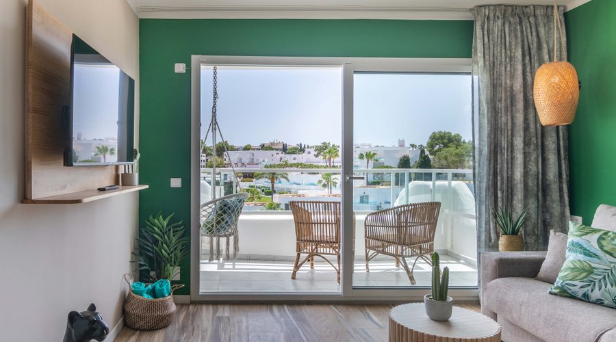 Superior Apartment Pool View