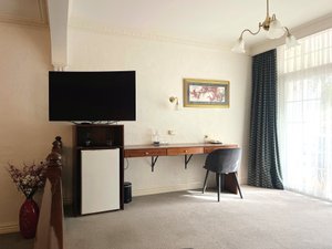 Room & Suite