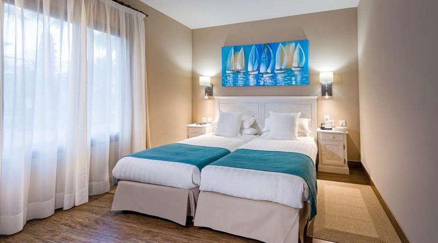 Guest room