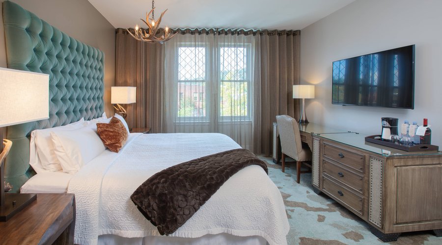 King Manor House Guest Room