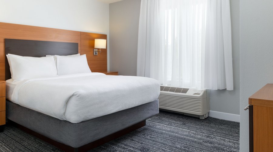 One-Bedroom Suite - Bedroom