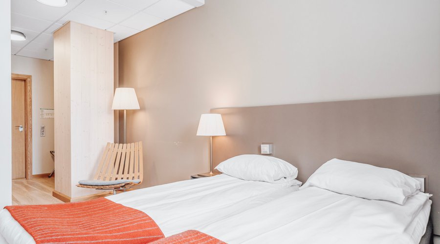 Wood Hotell Okonomirom III