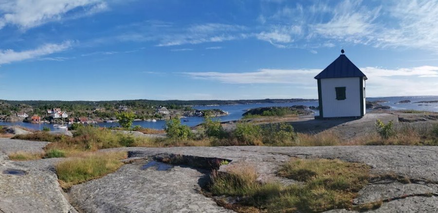 En morgentur i strålende solskinn er å anbefale. Det kan løfte humøret : ) 