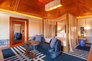 Room & Suite