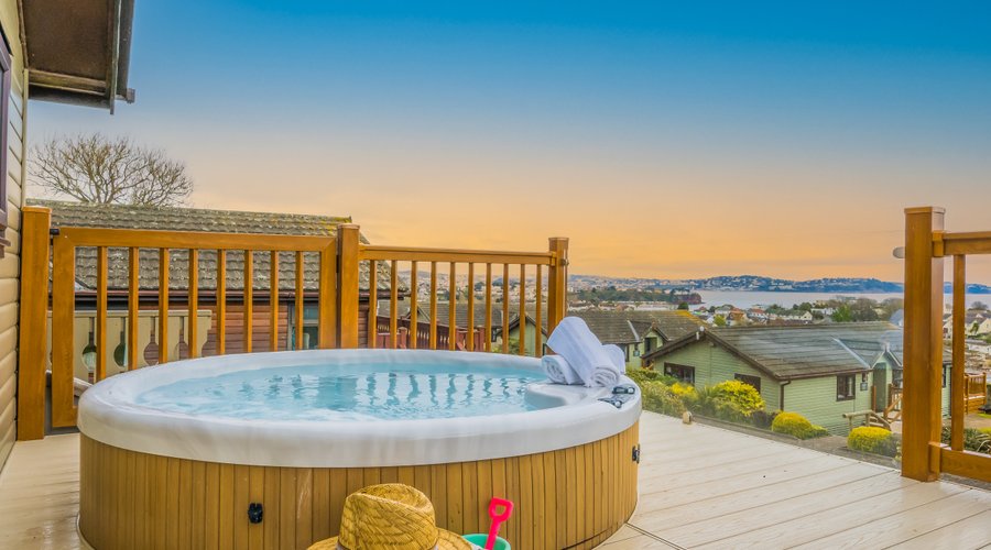 Platinum Lodge with Hot Tub