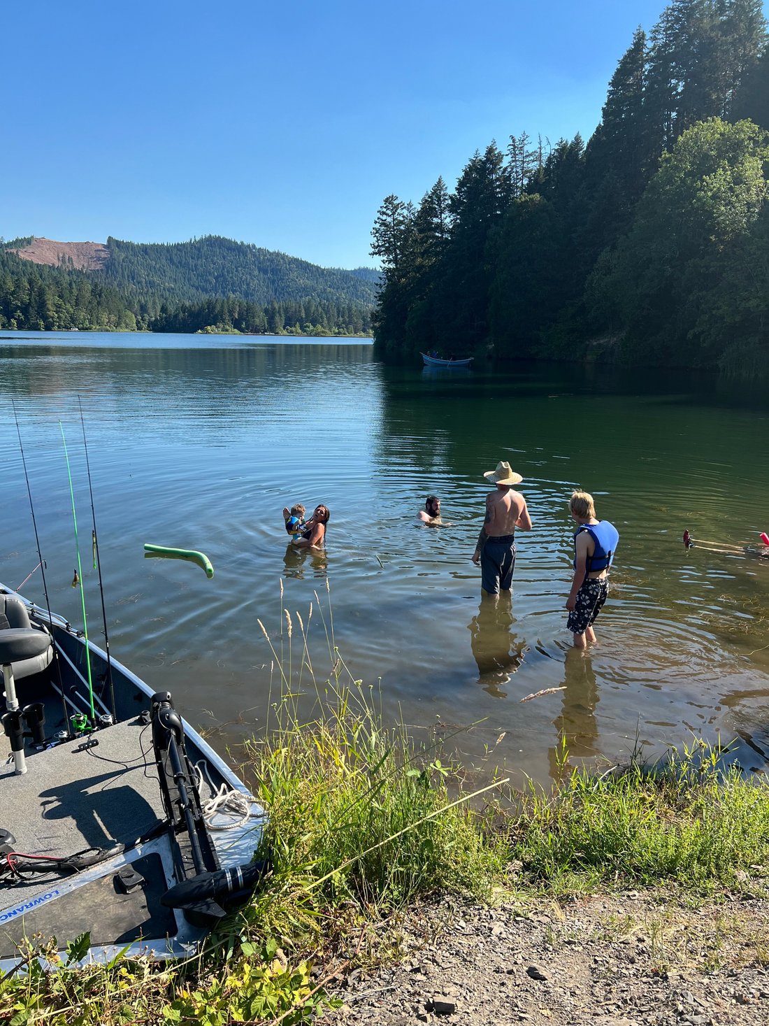 Plan Your Trip to Lake Selmac Oregon: Hotels, Camping, and Things To Do