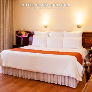 Hotel Plaza Uruapan en el centro de la ciudad, a unos pasos de la plaza principal, Cafetería, Restaurante, Gimnasio, Baño de vapor, Estacionamiento, WiFi. y mucho más.