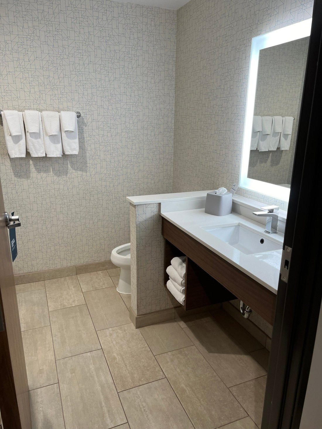 HOLIDAY INN EXPRESS & SUITES DALLAS NW HWY - LOVE FIELD, AN IHG HOTEL $97  ($̶1̶2̶4̶) - Updated 2024 Prices & Reviews - TX