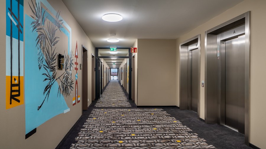 Holiday Inn - the niu, Timber Esslingen Hallway