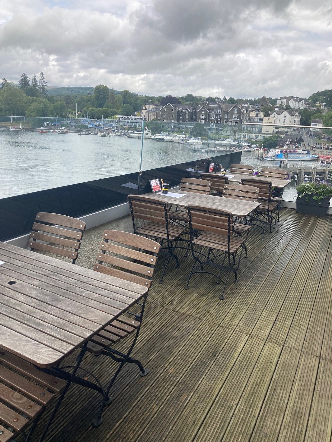 SKY BAR @ LAKEVIEW BAR AND GRILL CARVERY, Windermere - Restaurant ...