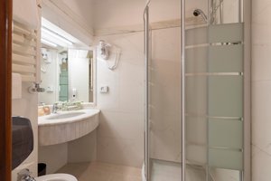 Room & Suite