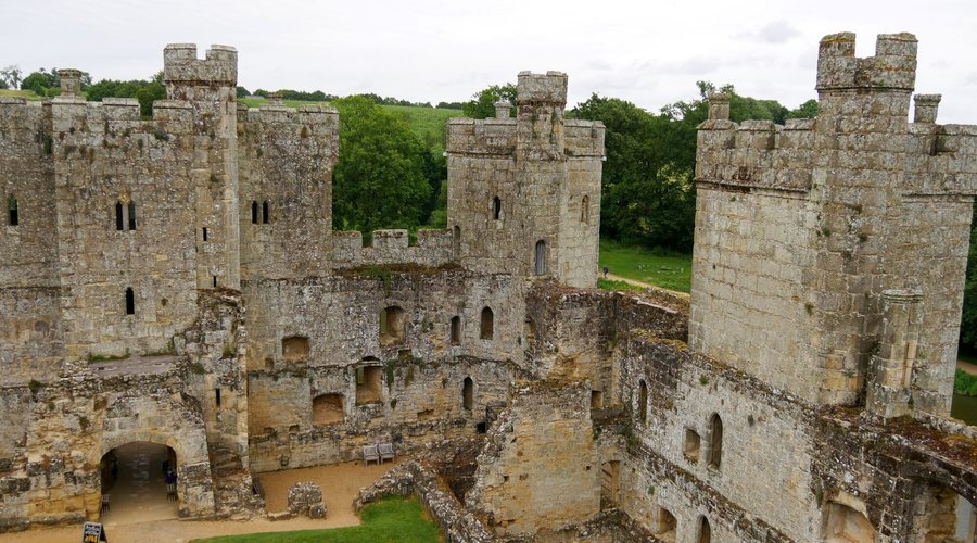 Windows where arrows were once loosed, a tower that was once a look-out and ruins that were once walked upon by knights; this is a place where you can relive your childhood memories and let your imagination run riot.