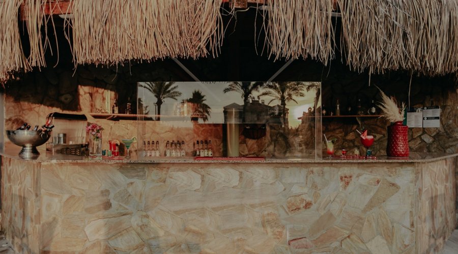 Pool Bar