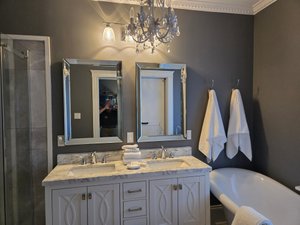 Room & Suite