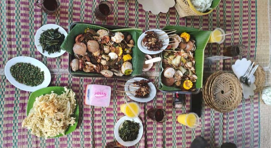 Makan Lesehan Ramean...