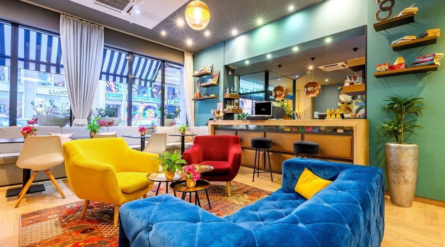 Lounge Bar