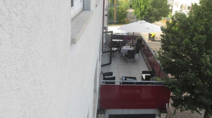 Der Balkon zum sonnen im 1. Stock