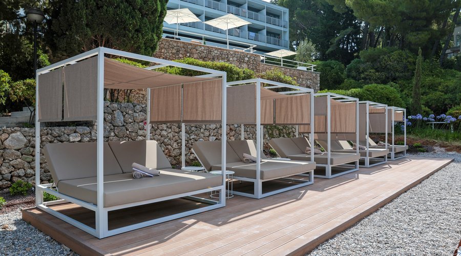 Sunbathing area -  Maestral Beach Club