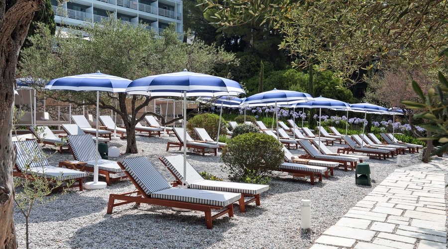 Sunbathing area -  Maestral Beach Club