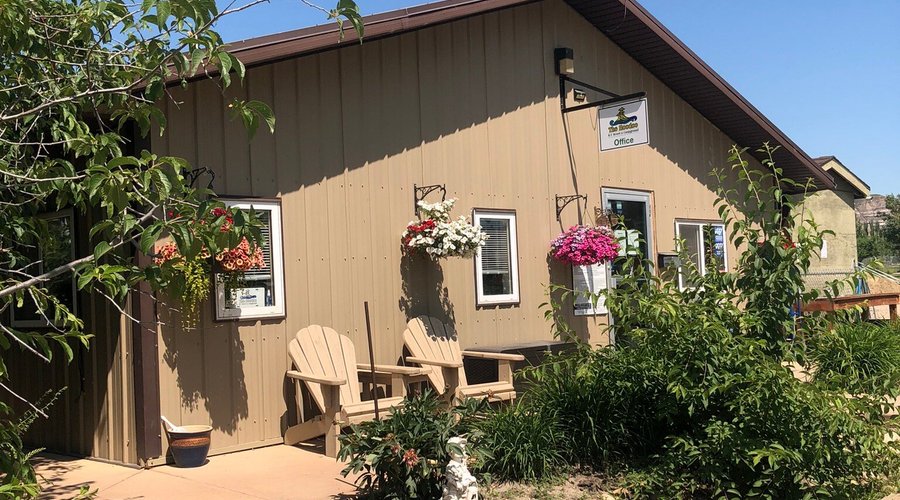 Clean ladies & men’s washrooms with showers & stalls .  Well maintained camp areas and great staff!