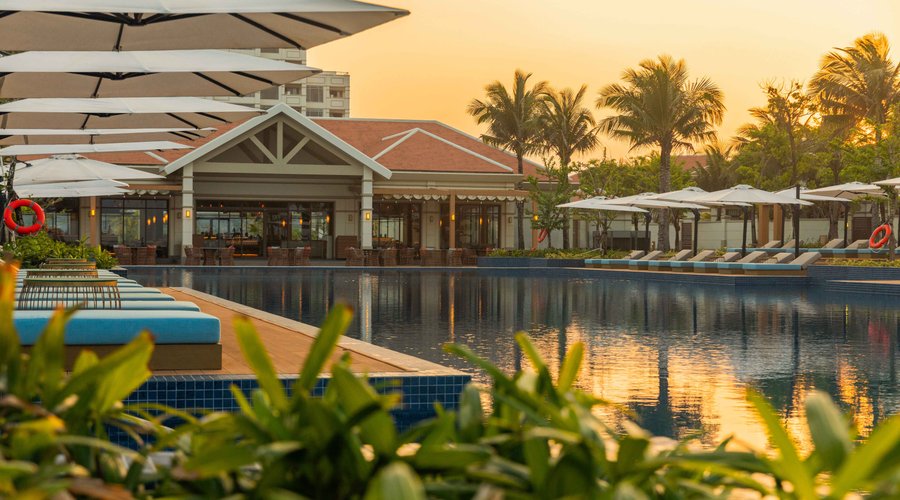 Fusion Resort & Villas Da Nang infinity pool