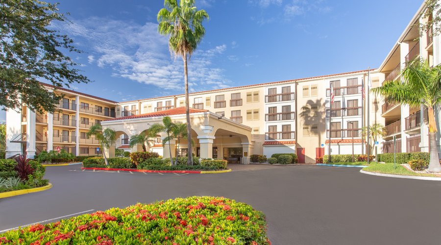 IHG Hotels Holiday Inn Boca Raton North Exterior of Hotel Welcome