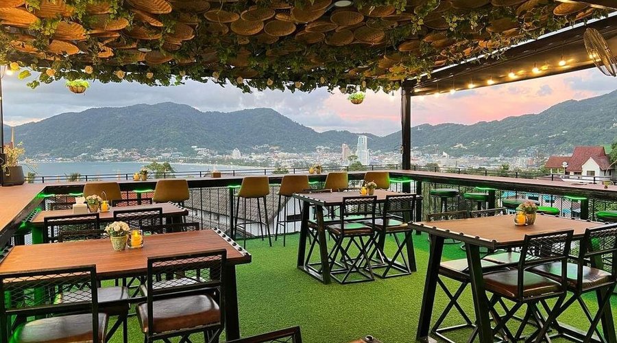 JINNYS CAFÉ & BAR, Patong - Restaurant Reviews, Photos & Phone Number - Tripadvisor