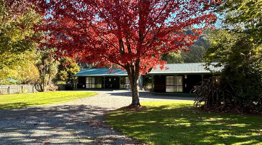 2  two bedroom lodges full kitchens,lounge,heat pumps,large tvs with sky and netflicks, free wifi,spa baths