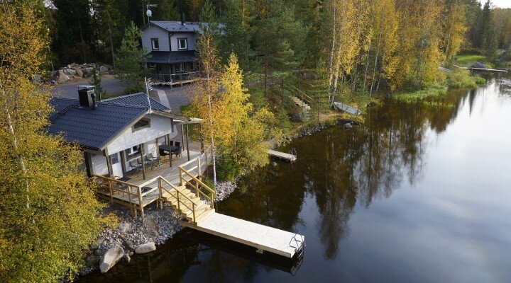 Auringonsilta villa by the lake. 