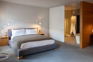 Room & Suite